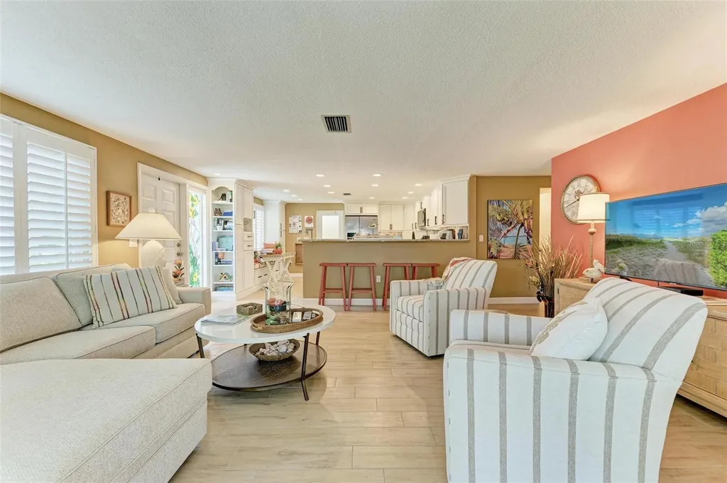 136 Crescent Drive Anna Maria FL 34216