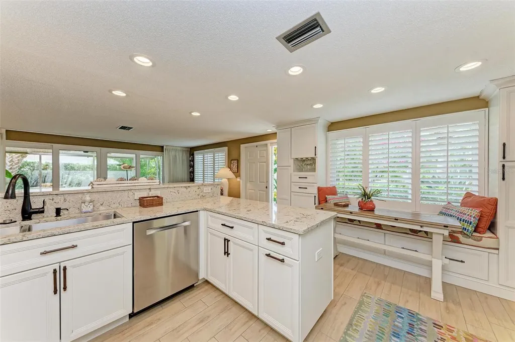 136 Crescent Drive Anna Maria FL 34216