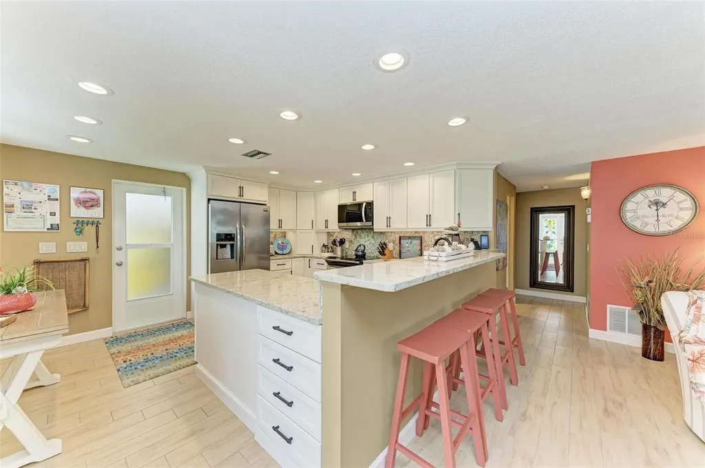 136 Crescent Drive Anna Maria FL 34216