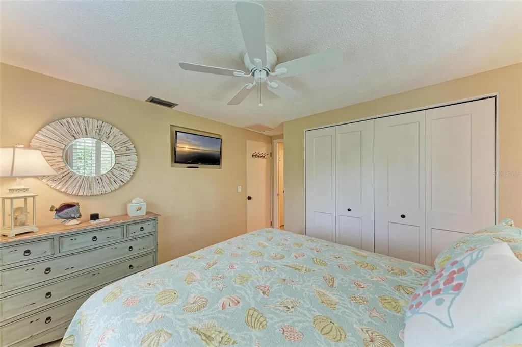 136 Crescent Drive Anna Maria FL 34216