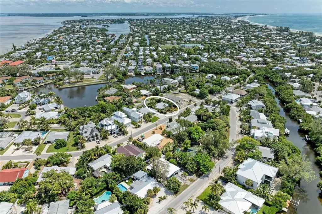 136 Crescent Drive Anna Maria FL 34216