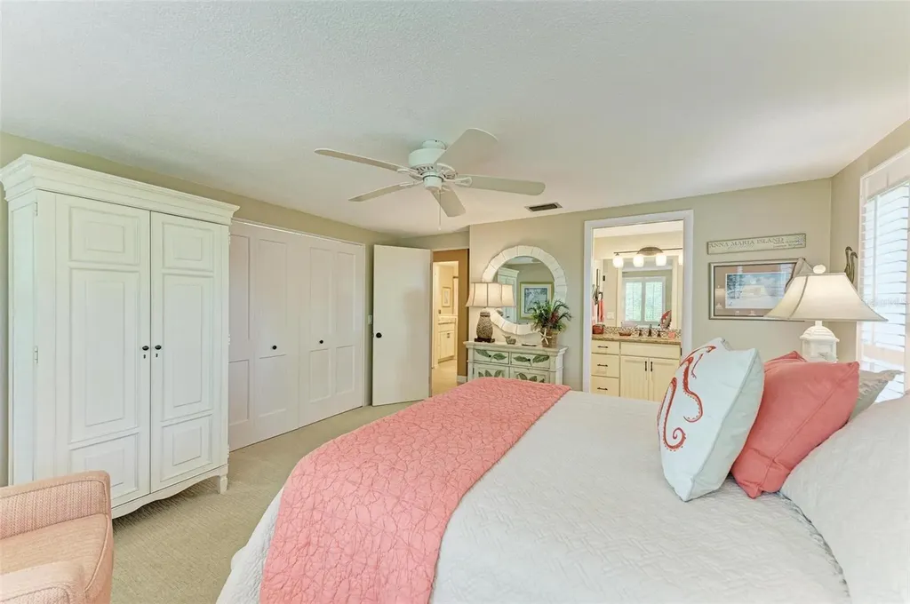 136 Crescent Drive Anna Maria FL 34216