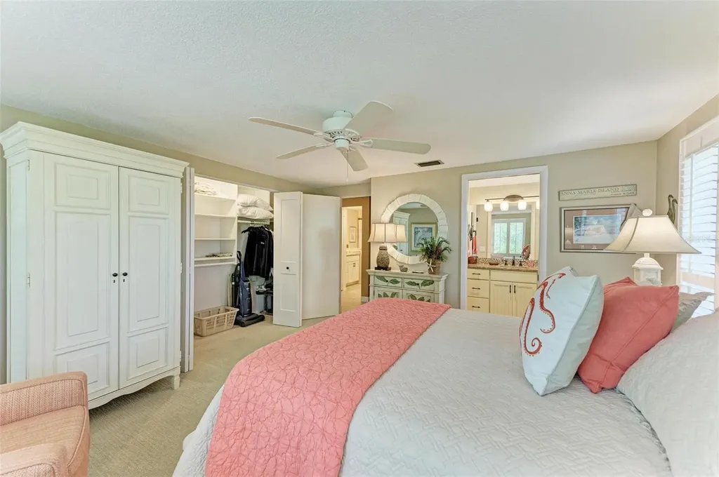 136 Crescent Drive Anna Maria FL 34216