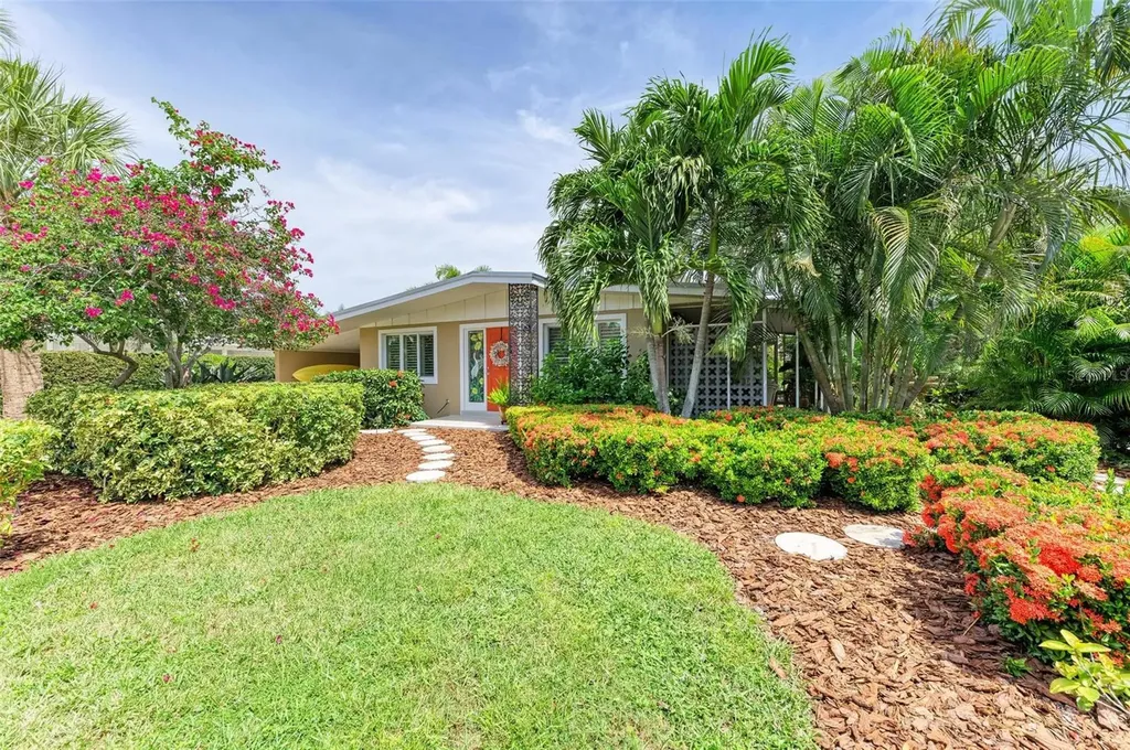 136 Crescent Drive Anna Maria FL 34216
