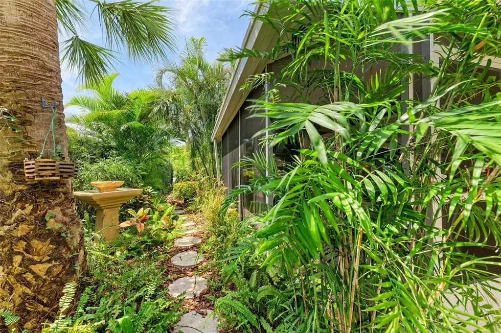 136 Crescent Drive Anna Maria FL 34216