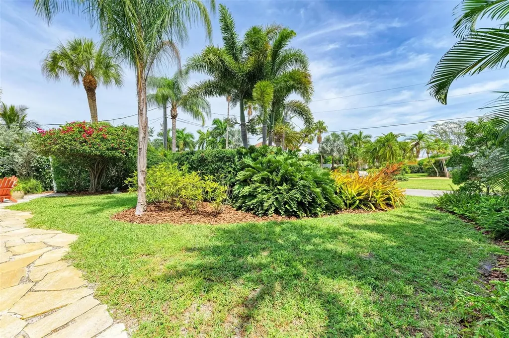 136 Crescent Drive Anna Maria FL 34216