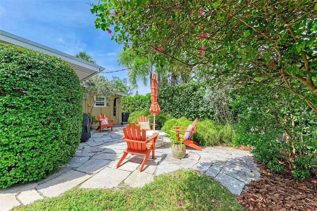 136 Crescent Drive Anna Maria FL 34216