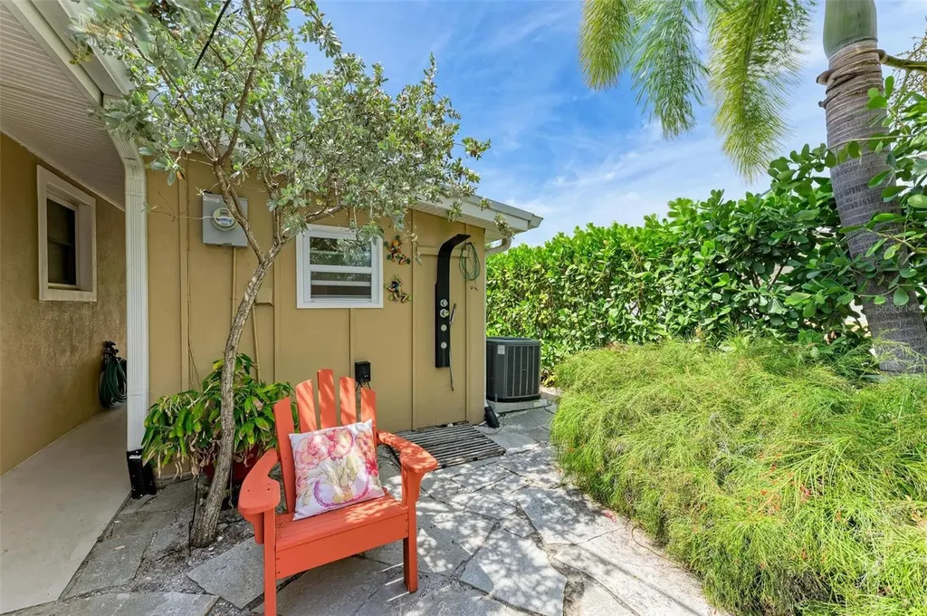 136 Crescent Drive Anna Maria FL 34216