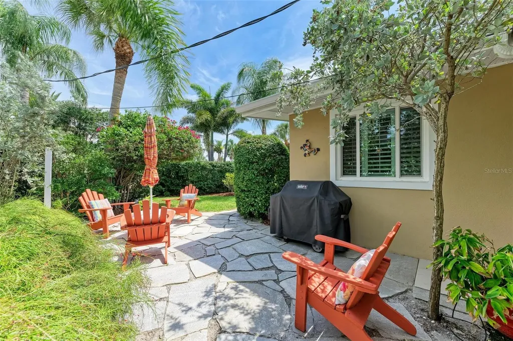 136 Crescent Drive Anna Maria FL 34216