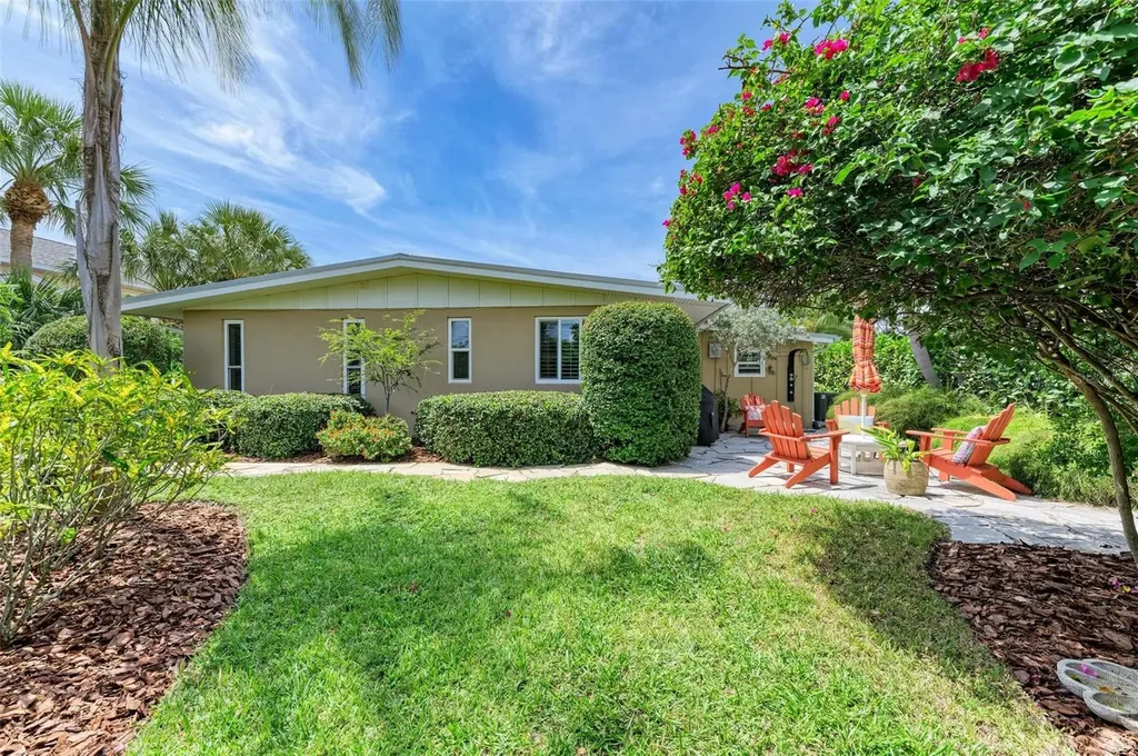 136 Crescent Drive Anna Maria FL 34216