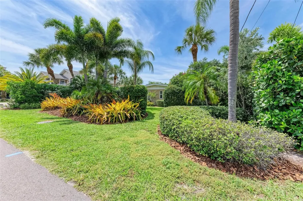 136 Crescent Drive Anna Maria FL 34216