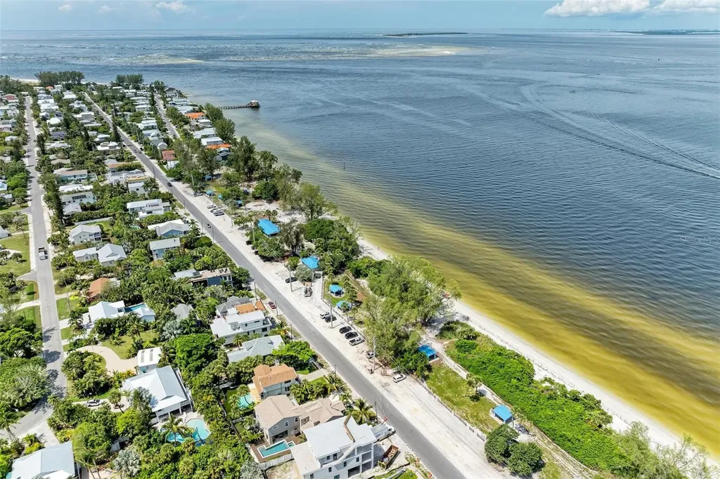 136 Crescent Drive Anna Maria FL 34216