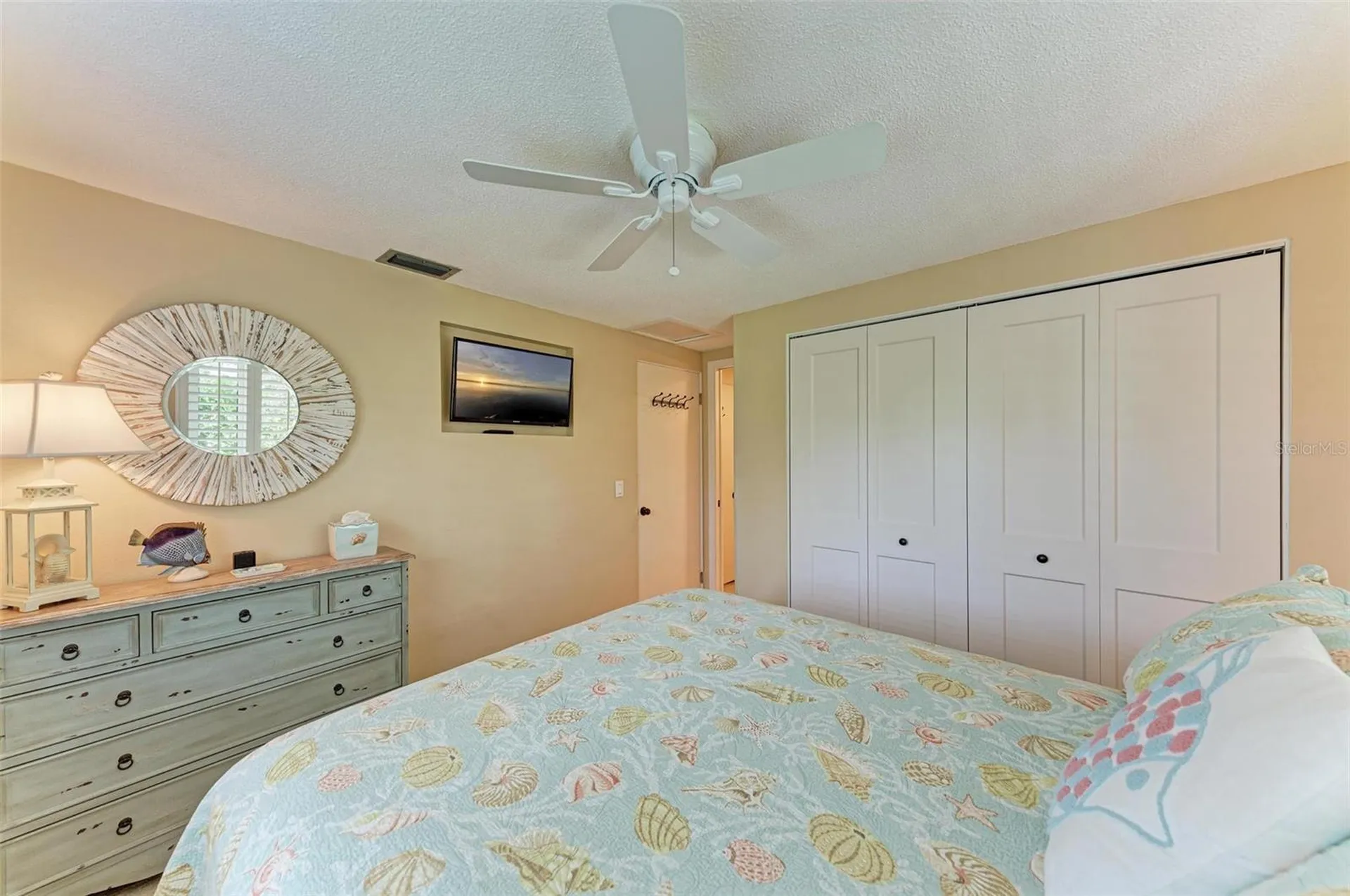 136 Crescent Drive Anna Maria FL 34216