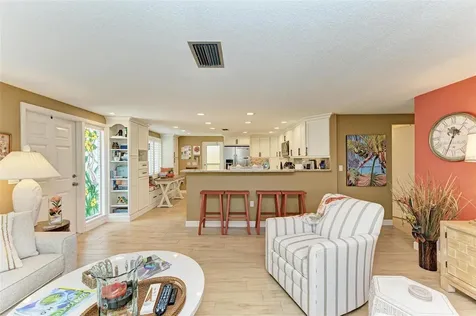 136 Crescent Drive Anna Maria FL 34216