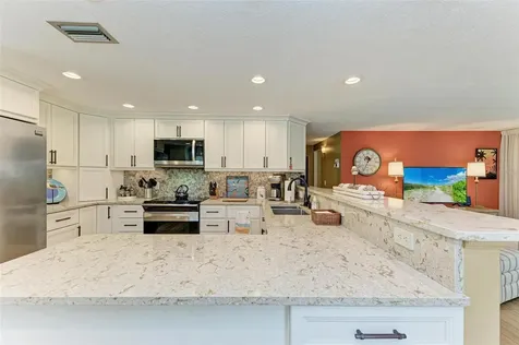 136 Crescent Drive Anna Maria FL 34216