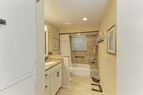 136 Crescent Drive Anna Maria FL 34216