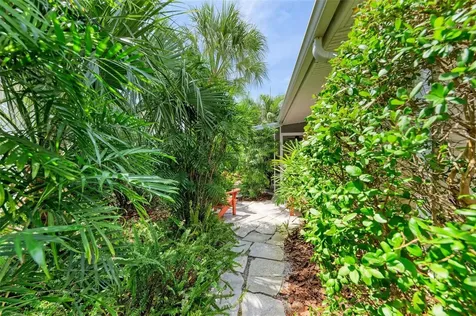 136 Crescent Drive Anna Maria FL 34216
