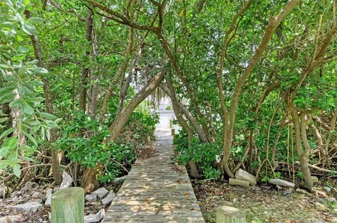 136 Crescent Drive Anna Maria FL 34216