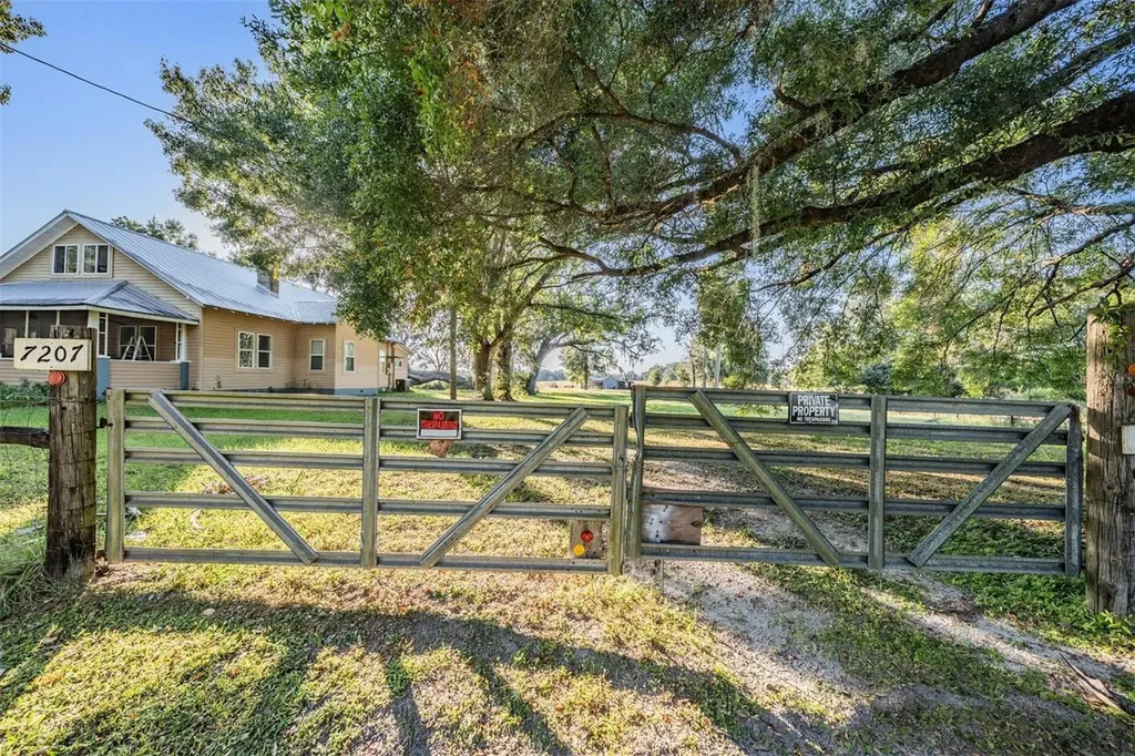 7207 Elwood Road Zephyrhills FL 33540