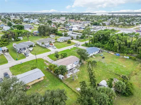2032 Pennsylvania Avenue Englewood FL 34224