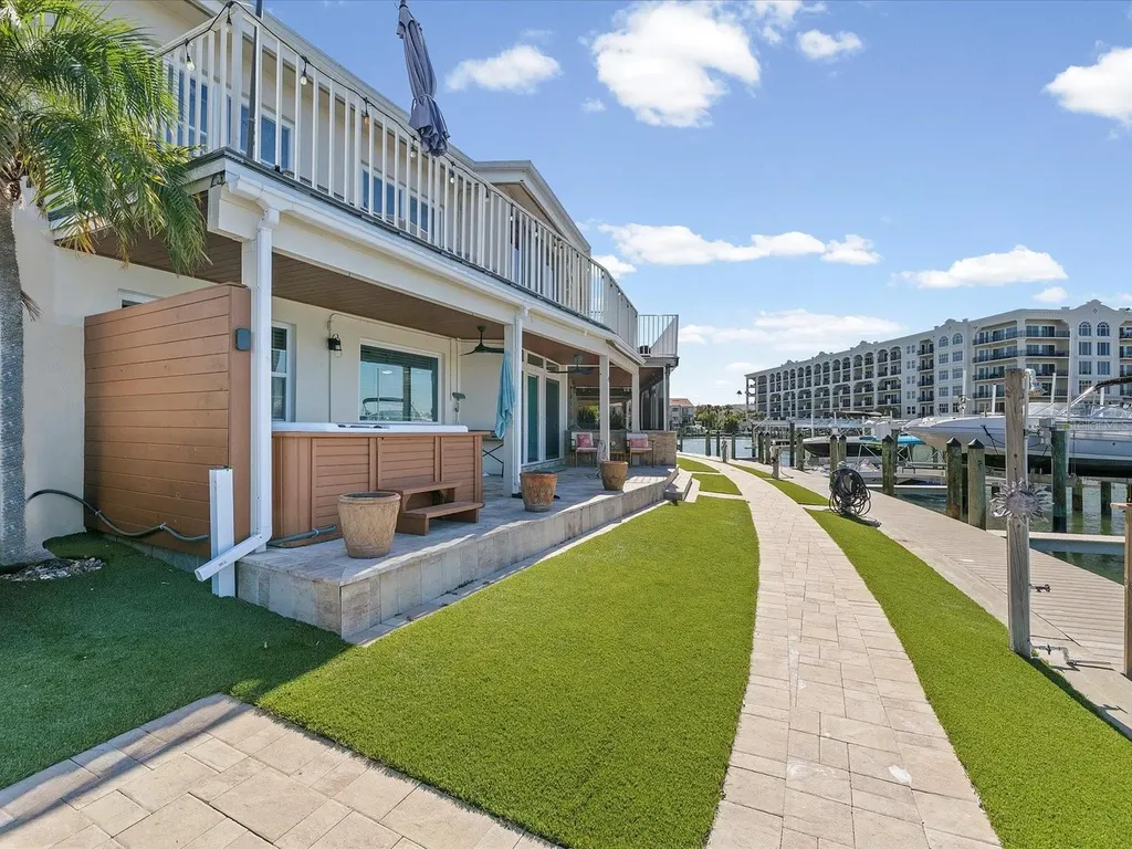 205 Dolphin Point Clearwater Beach FL 33767