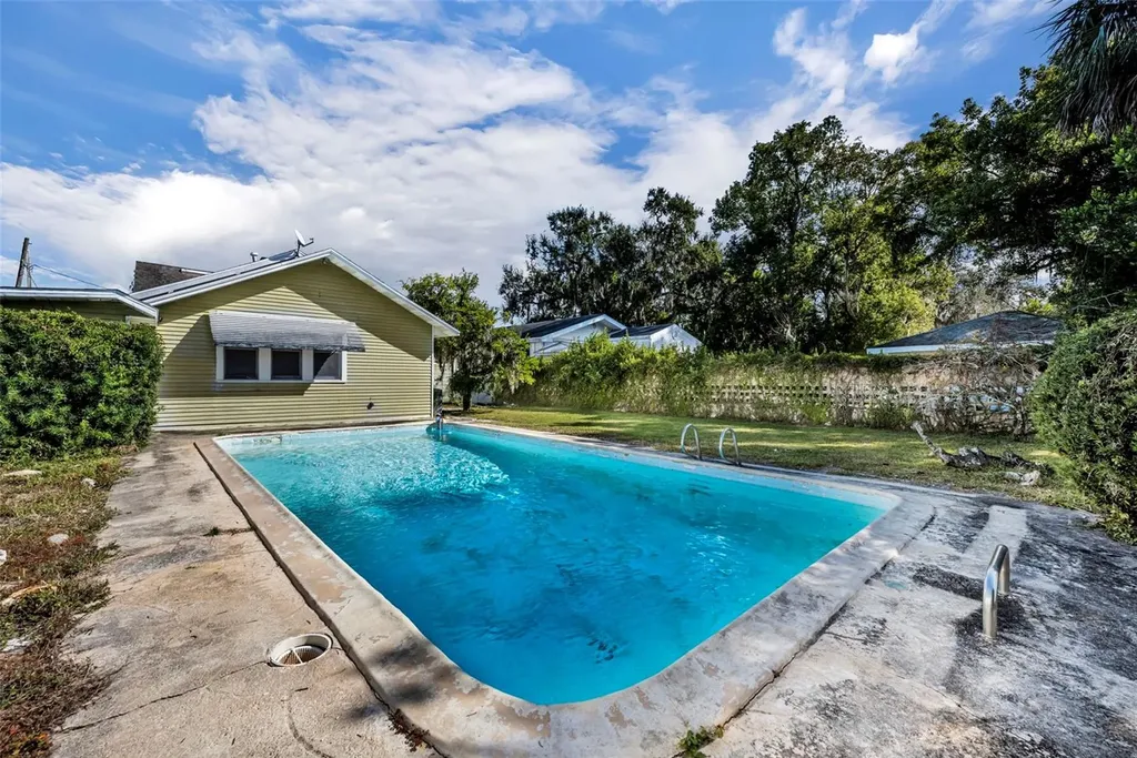 207 N Perkins Street Leesburg FL 34748