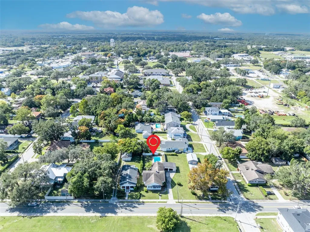 207 N Perkins Street Leesburg FL 34748