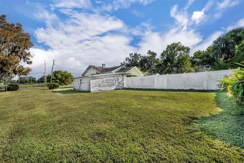 207 N Perkins Street Leesburg FL 34748