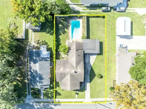 207 N Perkins Street Leesburg FL 34748