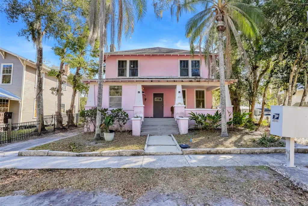 225 N Sans Souci Avenue Deland FL 32720