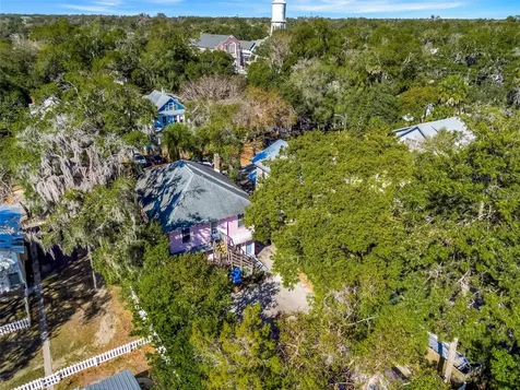 225 N Sans Souci Avenue Deland FL 32720