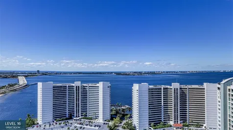 555 Quay Cmns Sarasota FL 34236
