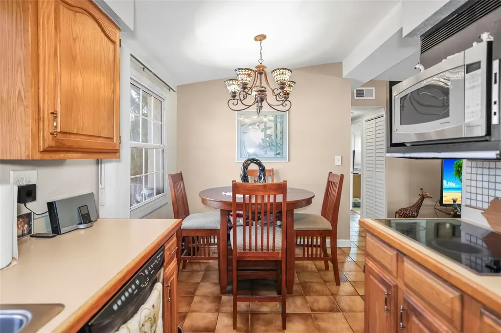 401 Davison Avenue NE St Petersburg FL 33703