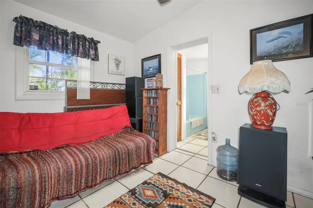 401 Davison Avenue NE St Petersburg FL 33703