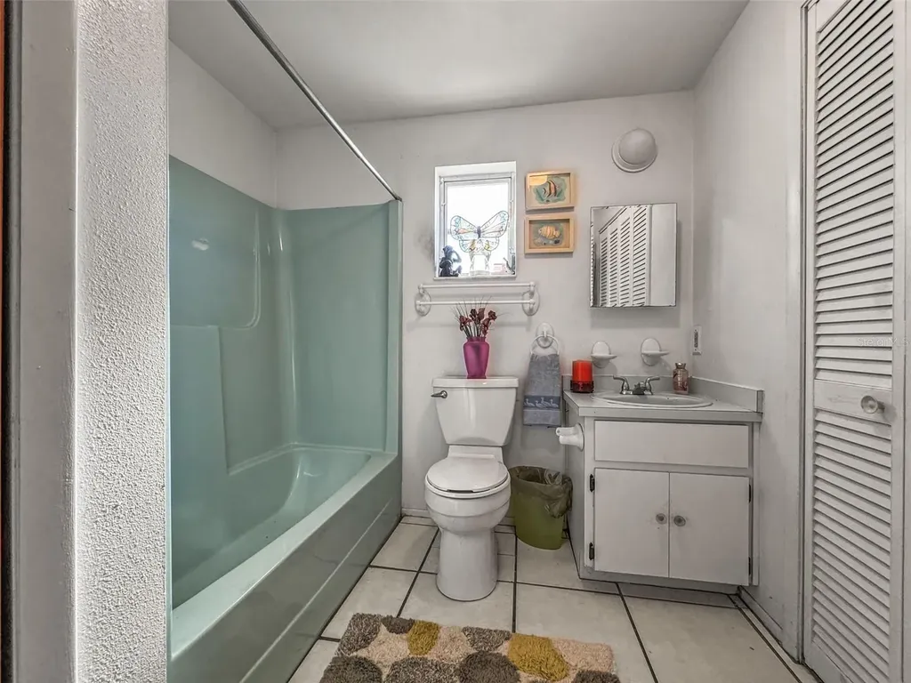 401 Davison Avenue NE St Petersburg FL 33703
