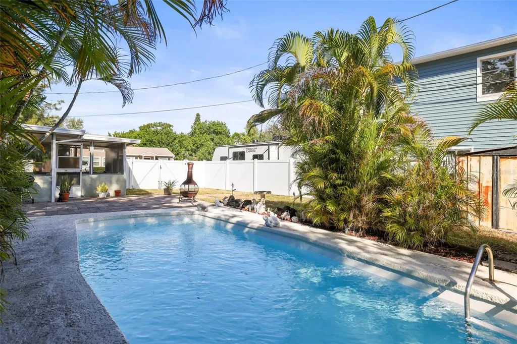 401 Davison Avenue NE St Petersburg FL 33703