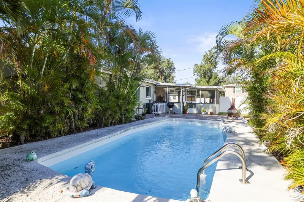 401 Davison Avenue NE St Petersburg FL 33703
