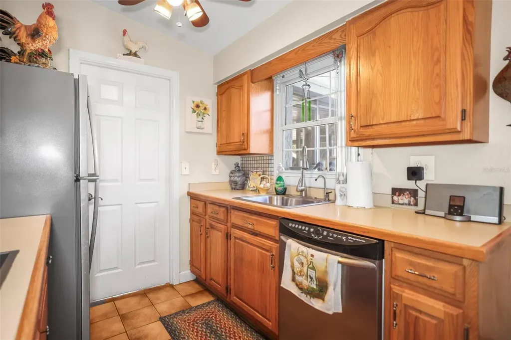 401 Davison Avenue NE St Petersburg FL 33703