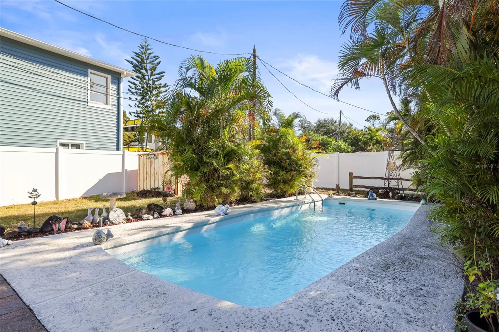 401 Davison Avenue NE St Petersburg FL 33703