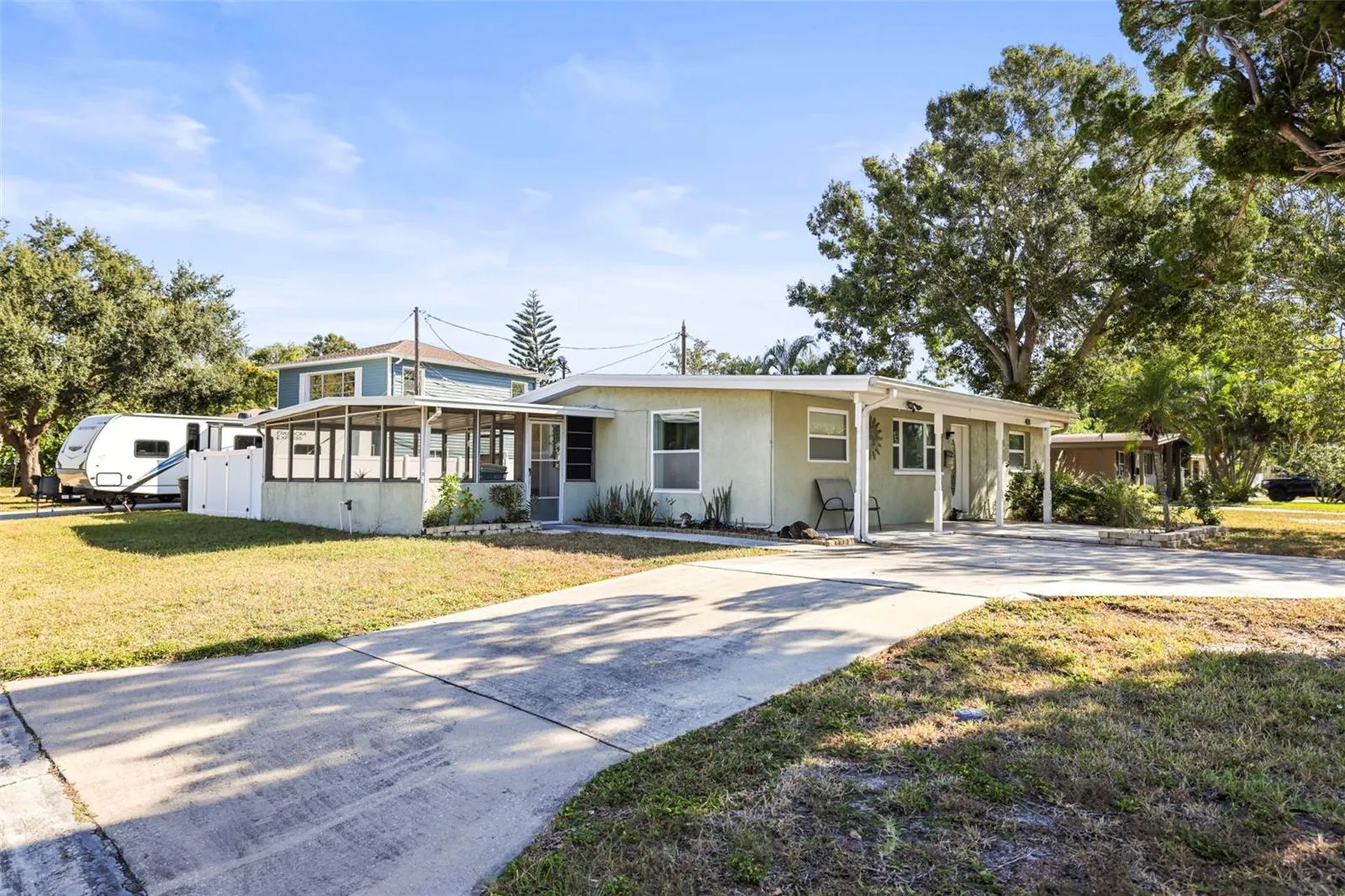 401 Davison Avenue NE St Petersburg FL 33703