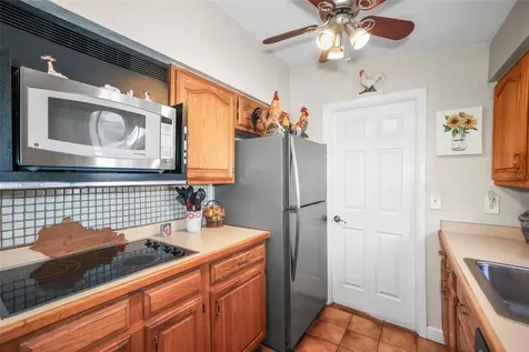 401 Davison Avenue NE St Petersburg FL 33703