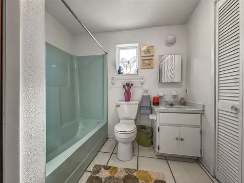401 Davison Avenue NE St Petersburg FL 33703