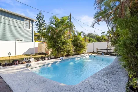 401 Davison Avenue NE St Petersburg FL 33703