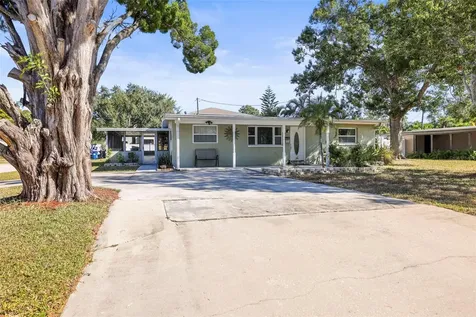401 Davison Avenue NE St Petersburg FL 33703
