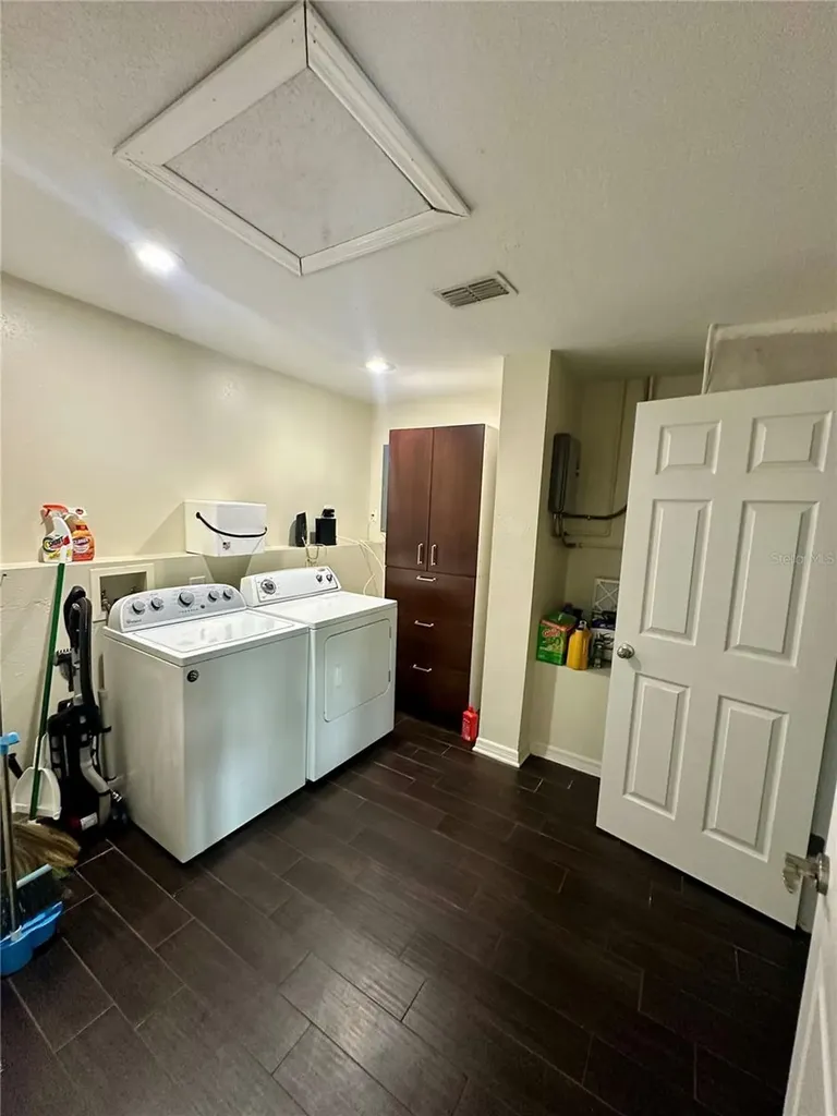 33 S Ortman Drive Orlando FL 32805