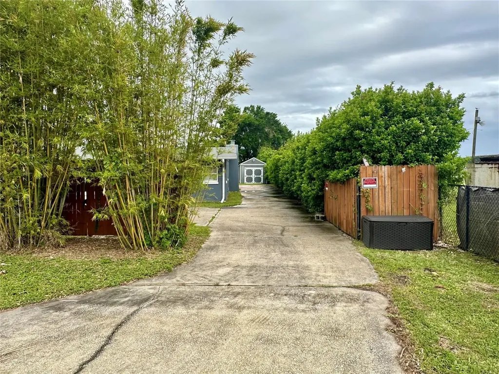 33 S Ortman Drive Orlando FL 32805
