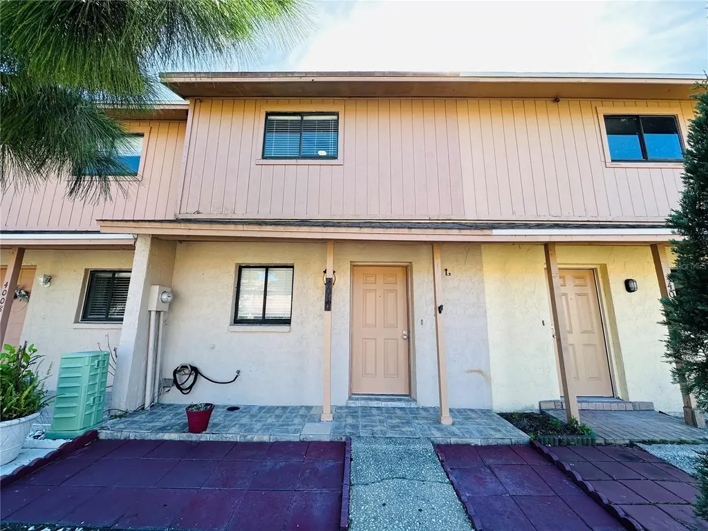 4010 Pine Limb Court Tampa FL 33614