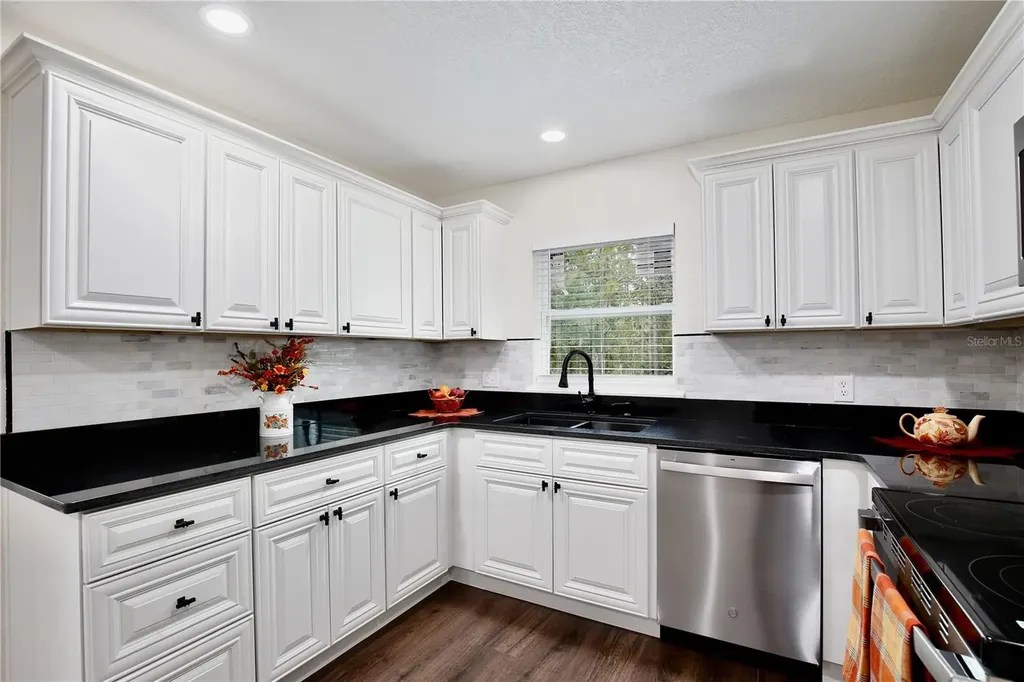 1255 Flint Trail Geneva FL 32732