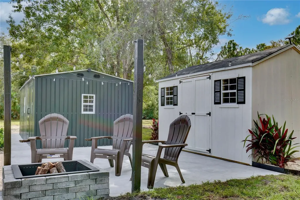 1255 Flint Trail Geneva FL 32732