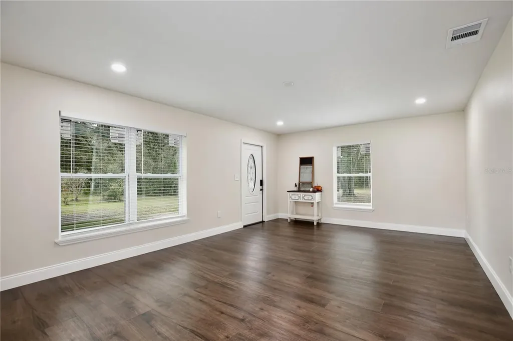 1255 Flint Trail Geneva FL 32732